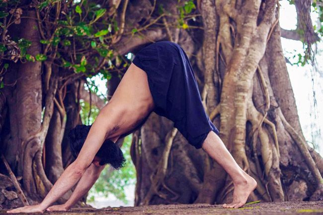 Pick the right yoga asanas if you have asthma | HealthShots