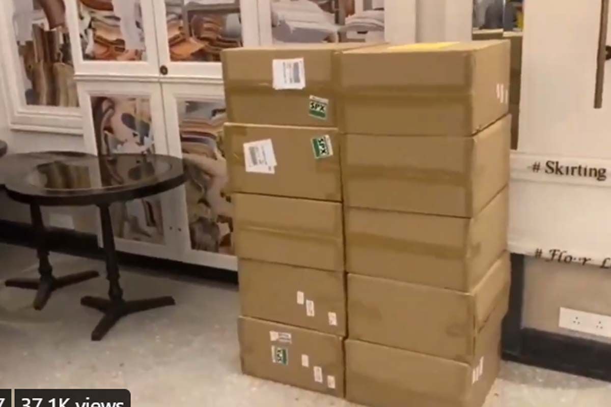Over 400 Oxygen Concentrators Recovered From Famous Khan Market Restaurant After Delhi Police Raids