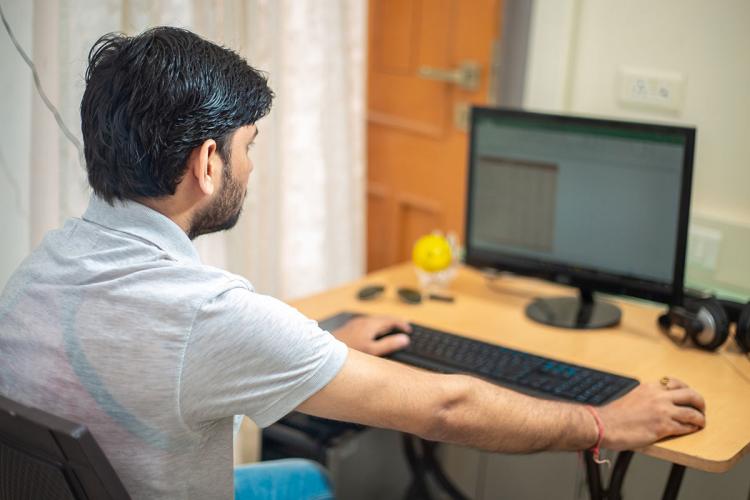 Working Overtime? Long Working Hours Could Lead to Serious Health Hazard Including Death, Says WHO