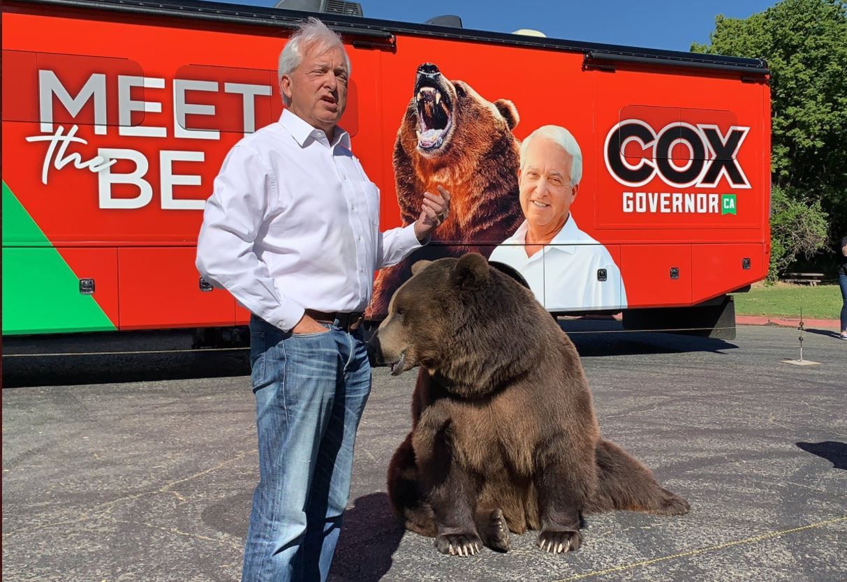 Businessman Campaigning for Governor with 'Beauty and the Beast' Theme Brings a 500Kg Bear To His Rally, Pics go Viral