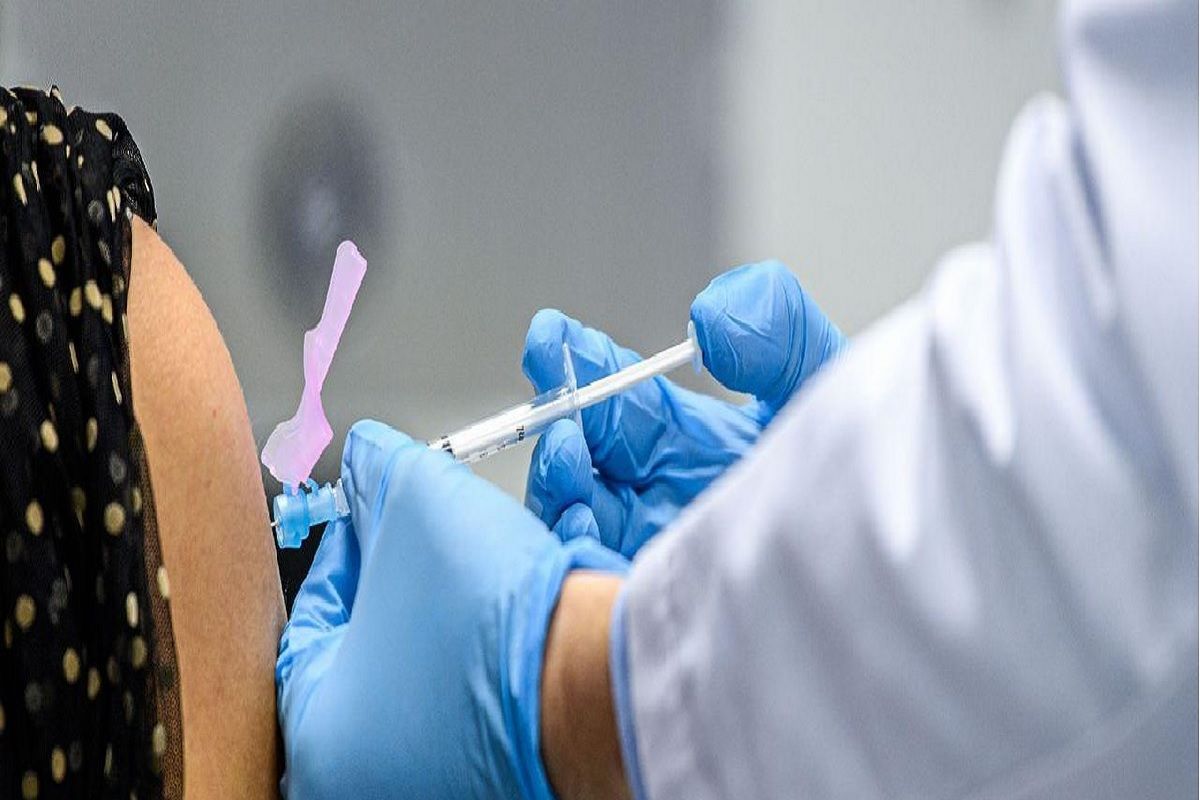 केंद्र सरकार ने कोरोना वैक्सीन के कारण देश में पहली मौत की पुष्टि की- जानें समिति ने अपनी रिपोर्ट में क्या कहा...