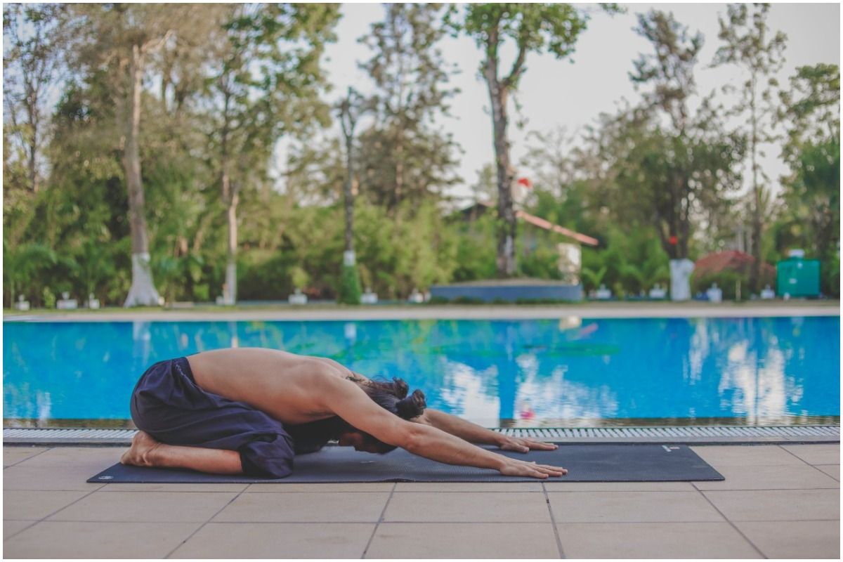 Yoga For Breastfeeding Mothers: Best Asanas And Mudras to Stay Calm, Strong And Agile