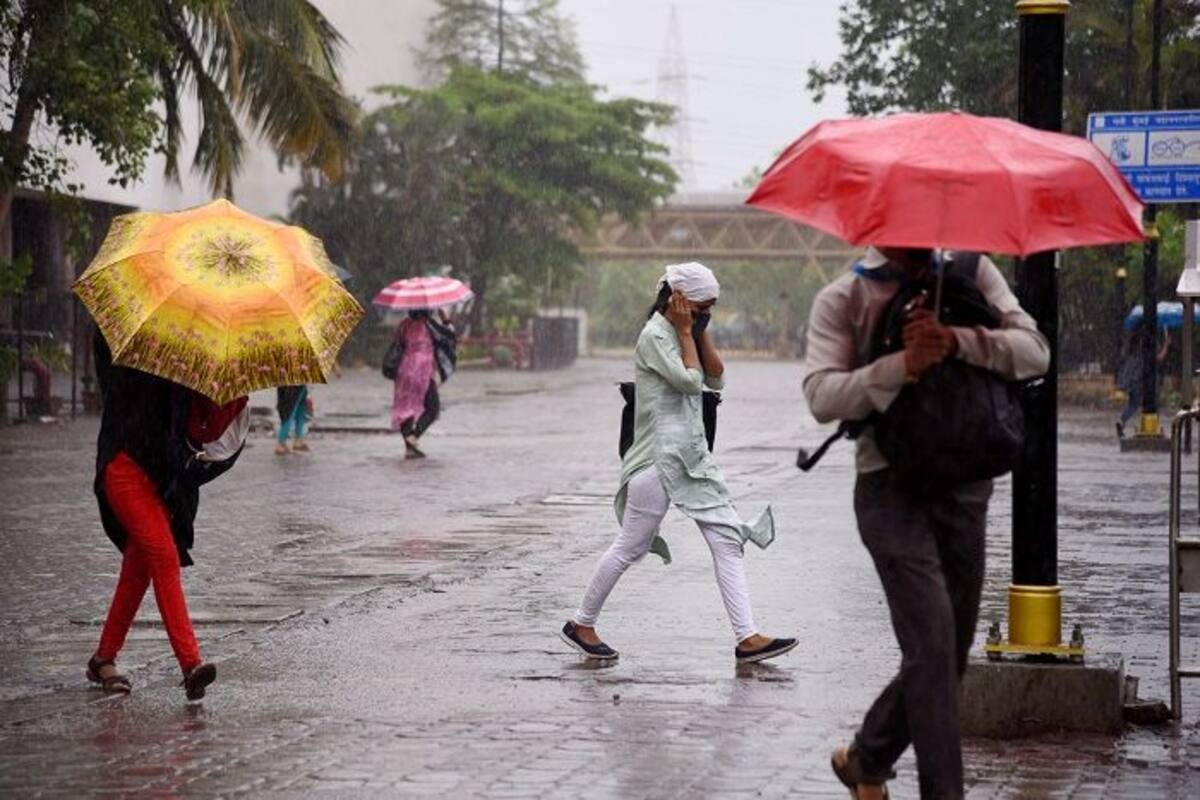 Cyclone Tauktae: दो दिन भारी बारिश की चेतावनी, दिल्ली-राजस्थान और यूपी समेत  कई राज्यों में बदला मौसम, LIVE Updates - Cyclone tauktae live updates  cyclone effect alert of heavy rains for day