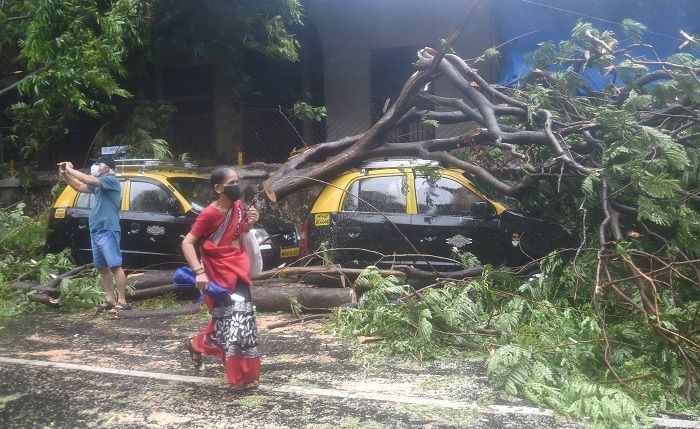 Mumbai Airport to Remain Shut Till 10 PM Due to Cyclone Tauktae; Flights Diverted, Train Services Affected