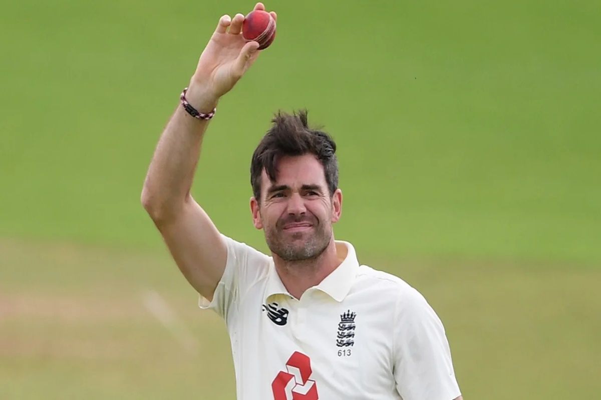 विवादित ट्वीट के चलते Ollie Robinson पर लग चुका बैन, अब James Anderson