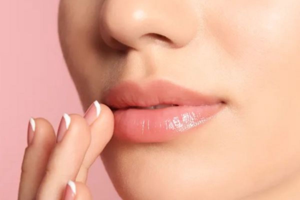 Winter Lips Care Home Remedies सर्दियां आते ही फटने लगते हैं आपके होंठ