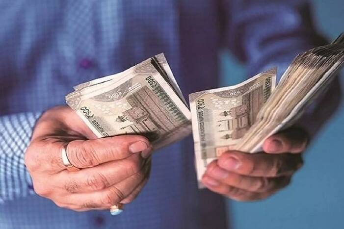 New Wage Code: वित्त वर्ष 2022-23 से बदल जाएगी सैलरी स्लिप, जानें- क्या होगा सैलरी का स्ट्रक्चर?