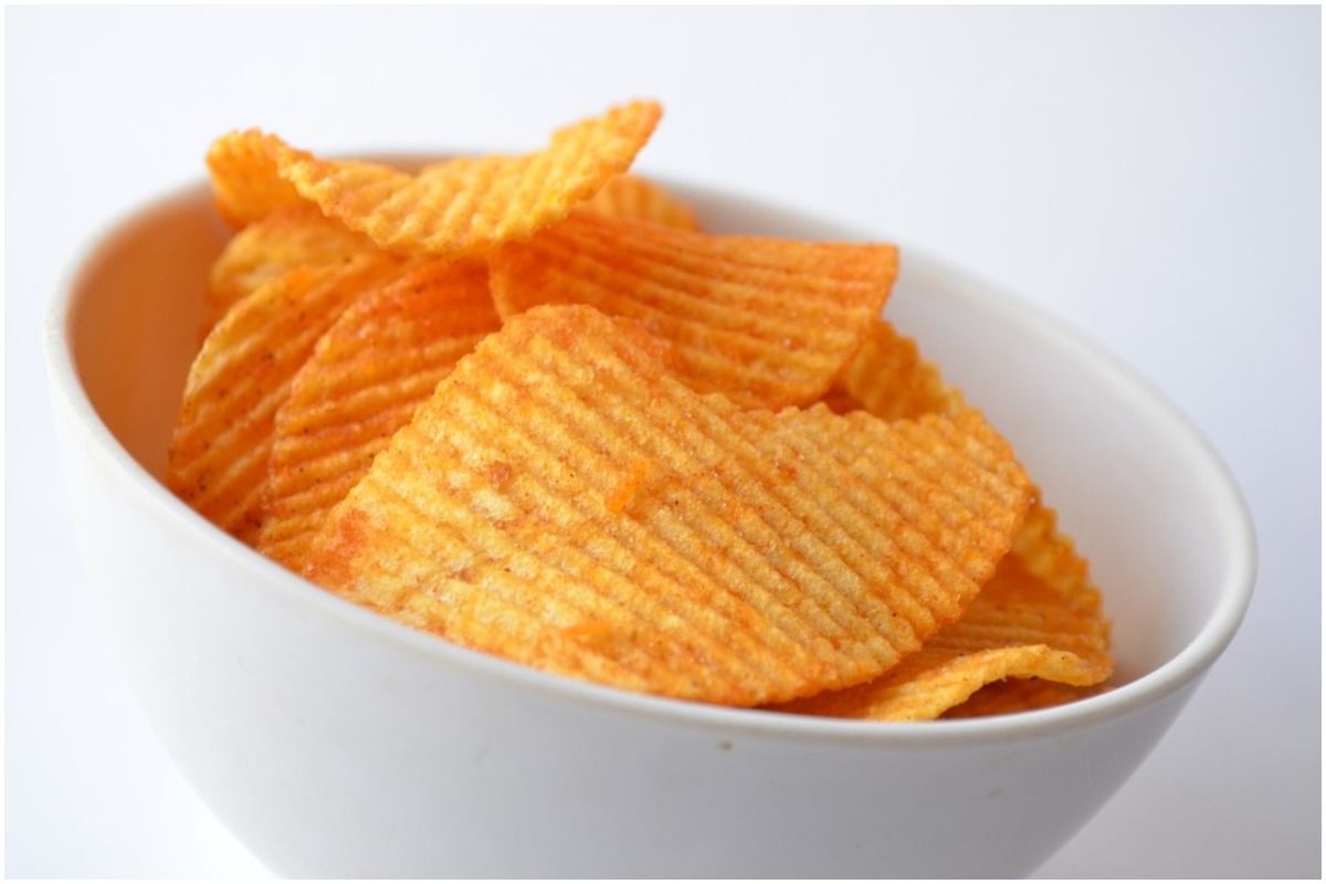 Binge Eating Potato Chips And Chocolates May Affect Your Kidneys
