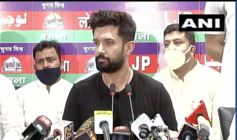 Bihar में चाचा-भतीजा के बीच जंग, Chirag Paswan का बड़ा आरोप-रची गई है साजिश, लड़ाई लंबी चलेगी