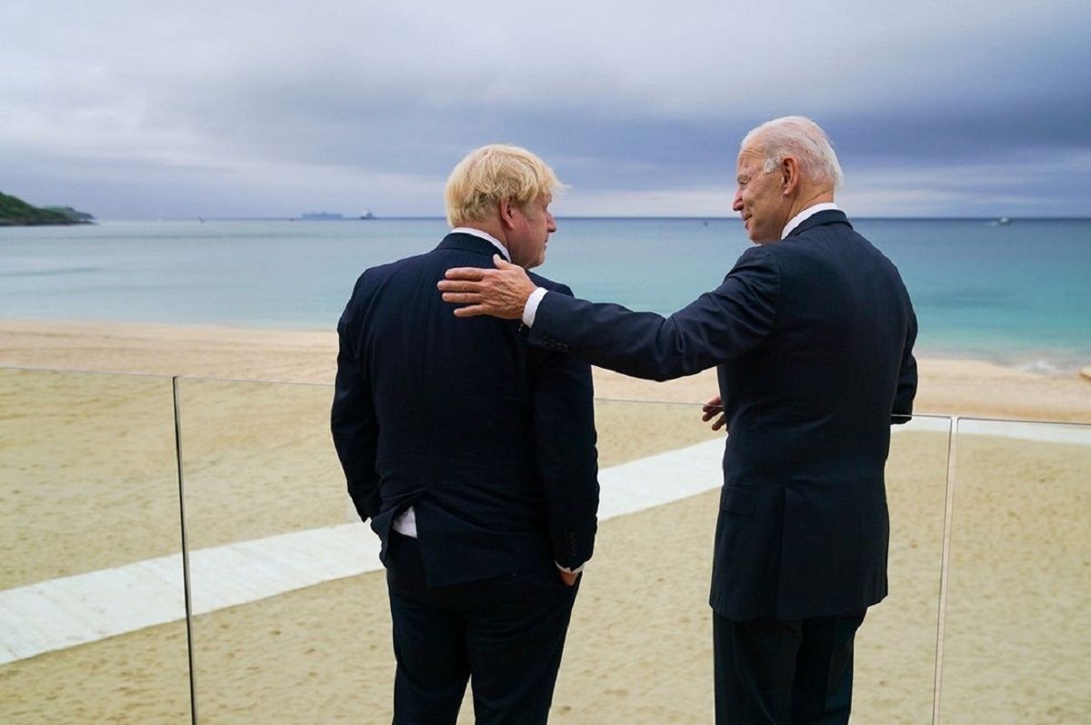 US President Joe Biden Gifts Custom-made Bicycle to UK PM Boris Johnson at G7 Summit