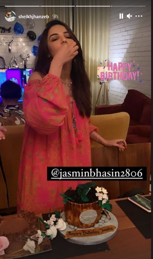 Jasmin Bhasin's birthday look while enjoying the cake