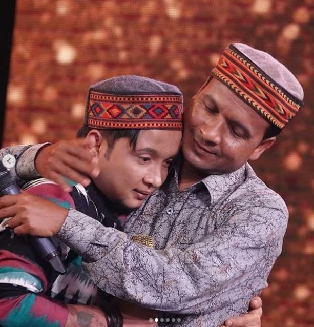 Pawandeep Rajan Gets Emotional After Hugging His Dad on Father’s Day