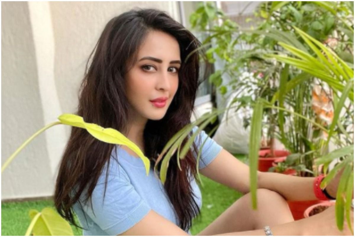 Chahatt Khanna in Search of Work, Says ‘They Judge Me For Being a Single Mother of Two Kids’