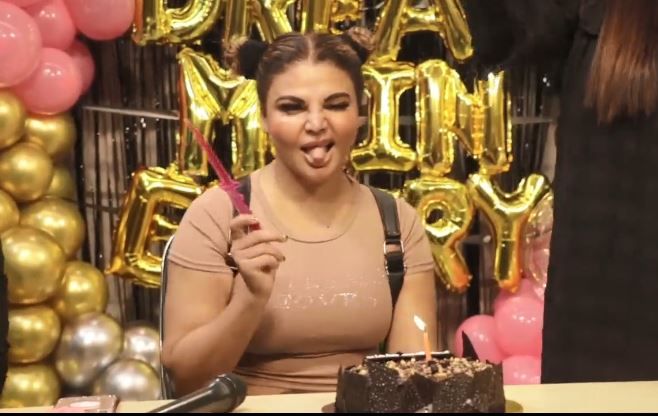 Rakhi Sawant Shows Husband Ritesh's Photo to Her Choreographer at Dream Mein Entry Success Party