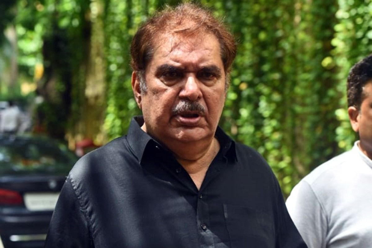 Dilip Kumar Funeral LIVE: Shah Rukh Khan Pays His Last Respects, Bollywood Celebs Line up at Sahab's Residence