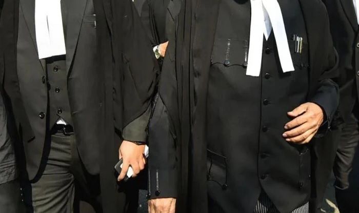 Allahabad HC Issues Notice to BCI on Plea Seeking Ban on Present Dress Code of Black Coat And Robes For Lawyers