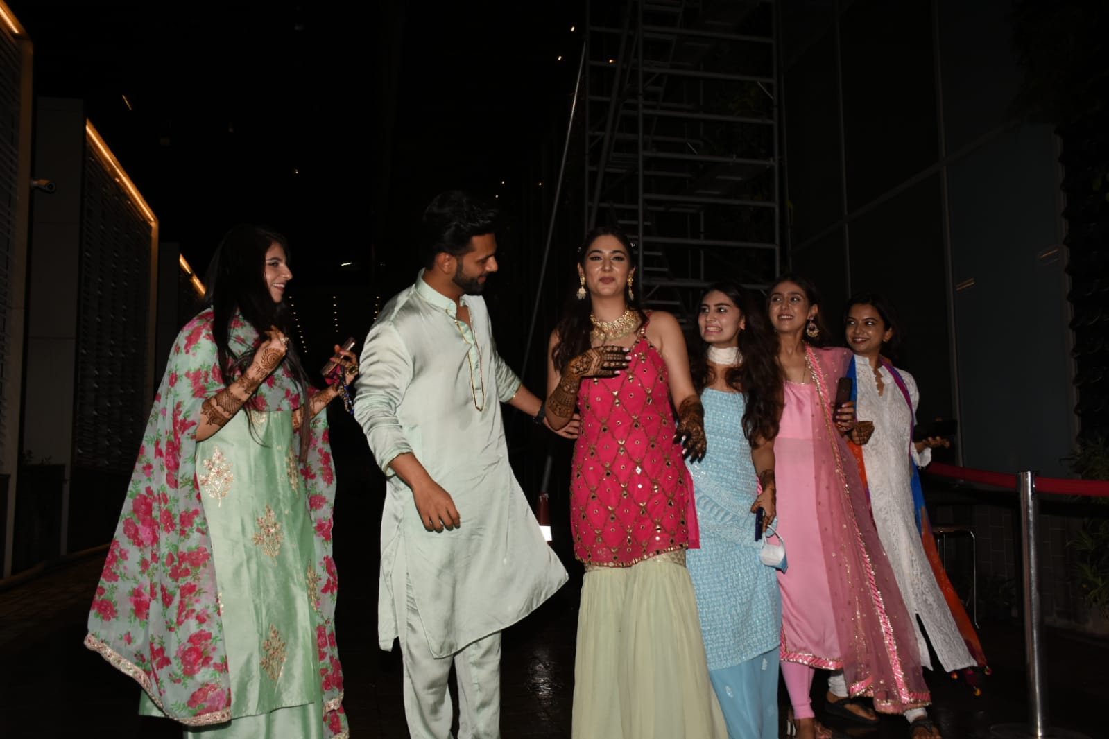 Rahul Vaidya-Disha Parmar Mehendi Ceremony Starts, Groom Sings Mehendi Laga Ke Rakhna-... 4 Rahul Vaidya poses with her 'saalis', Disha Parmar’s friends and sisters on Mehendi Ceremony