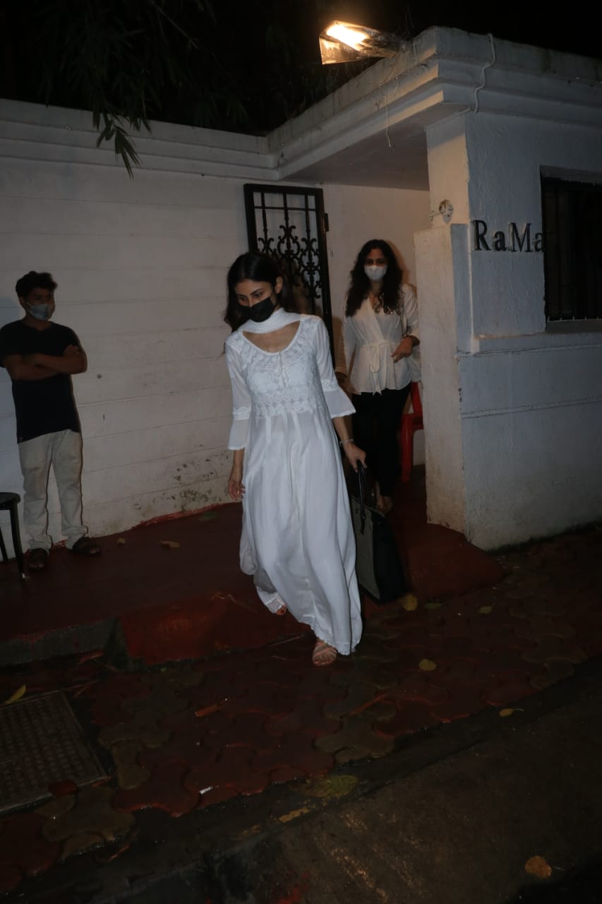 Mouni Roy Visits Raj Kaushal’s House to Pay Respect