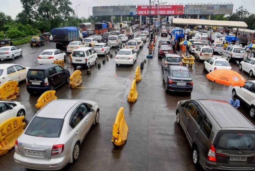 Mumbai: 7 Cars Crash Into Each Other, Cause Huge Traffic Jam on Sion-Panvel Highway