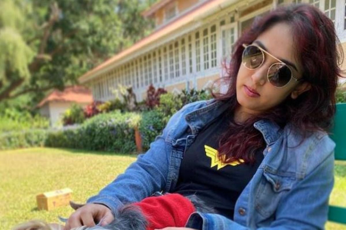 Netizens Ask Aamir Khan’s Daughter Ira Khan ‘Which Cigarette Do U Smoke?’ on Her Latest Photo