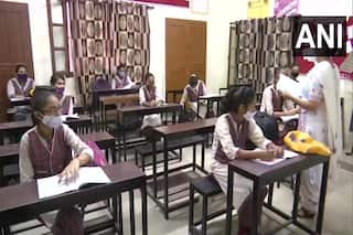 Kab Khulenge School: आठ राज्यों में खुल चुके हैं स्कूल, अगस्त में इन प्रदेशों में भी लगेंगी कक्षाएं