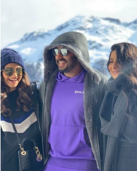 Arjun Kapoor With Sonam And Rhea