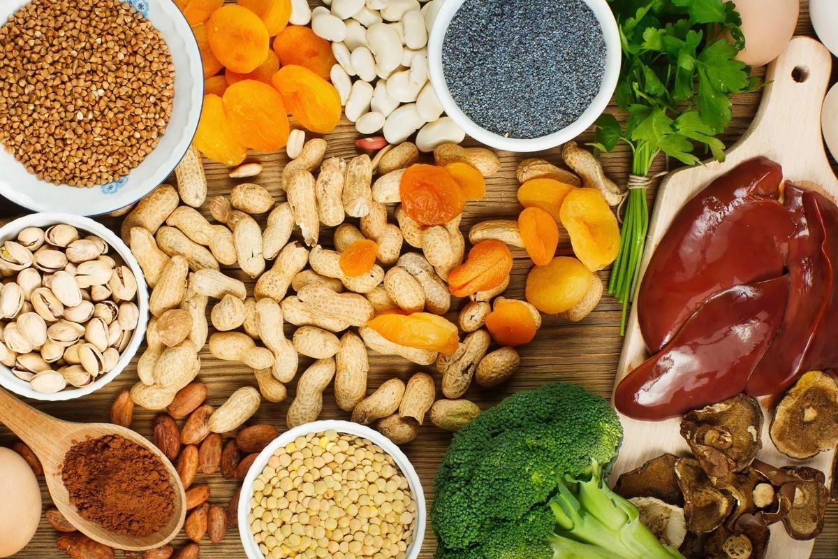 Food For Iron Deficiency शरीरात रक्ताची कमतरता झाल्यास करा हे सोपे घरगुती उपाय