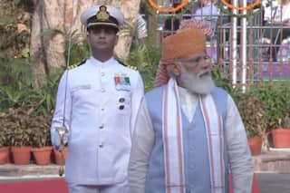 Independence Day 2021 Live Updates: पीएम मोदी ने लाल किले पर फहराया तिरंगा