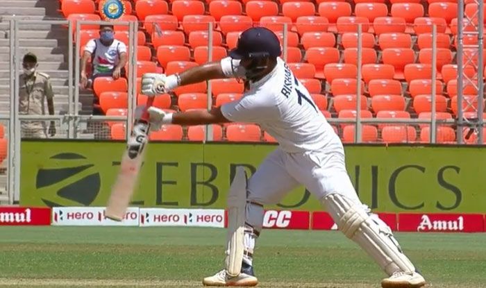 Sunil Gavaskar, Sunil Gavaskar News, Sunil Gavaskar Updates, Sunil Gavaskar For Ind vs ENG, IND vs ENG, Indian Cricket Team, Sunil Gavaskar for Rishabh Pant, Sunil Gavaskar slams Umpire, Sunil Gavaskar for Pant, Sunil Gavaskar for IND vs ENG Umpire, Sunil Gavaskar News, Sunil Gavaskar Latest News, Sunil Gavaskar For ENgand Umpire, Sunil Gavaskar, Cricket News, Cricket Updates, Cricket Latest News, India vs England News, Ind vs Eng, Sanjay Manjrekar, Sanjay Manjrekar News, Sanjay Manjrekar Indian, Sanjay Manjrekar Indian Cricketer, Sanjay Manjrekar for Ind vs Eng, Sanjay Manjrekar For Umpires, Sanjay Manjrekar Slams Umpire, Sanjay Manjrekar News, Sanjay Manjrekar Updates, Sanjay Manjrekar Indian, Sanjay Manjrekar Cricketer, Sanjay Manjrekar backing Pant, Rishabh Pant, Rishabh Pant News, Rishabh Pant Updates, Rishabh Pant Indian, Rishabh Pant Indian Cricketer, Rishabh Pant Wicketkeeper, Rishabh Pant in ENgland, Rishabh Pant Ind vs ENG, Rishabh Pant Umpire Scene