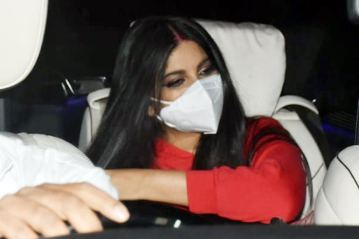 Rhea Kapoor-Karan Boolani's First Pics After Wedding: Bride And Groom Stun in Red, Don't Miss Sindoor!