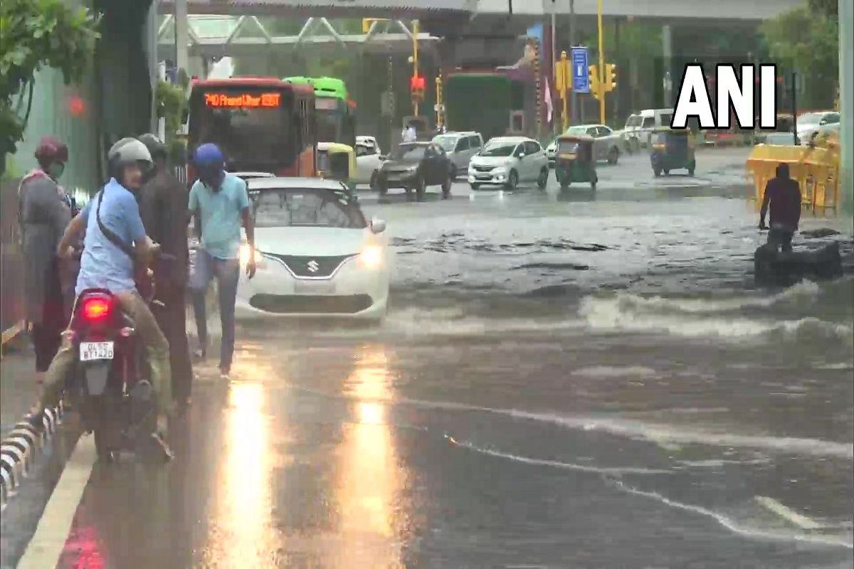 Delhi Ncr Rains Updates Waterlogging In Cp Minto Bridge And Ito Traffic Police Issues Advisory 7968