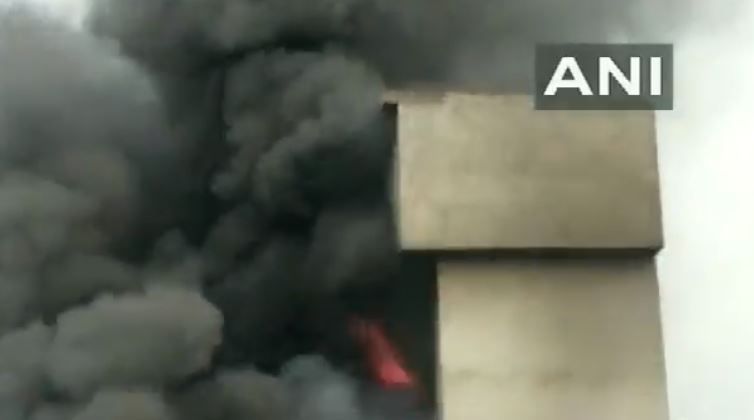 Massive Fire Breaks Out at Plastic Godown in Ludhiana's Field Ganj | WATCH