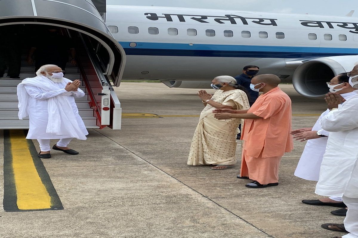 PM Modi Landed in Lucknow to Pay Tributes to Kalyan Singh