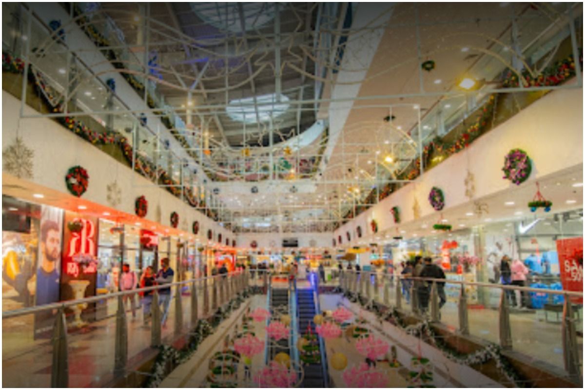 Z Square Mall Sealed: कानपुर का सबसे बड़ा 'जेड स्क्वायर मॉल' सील, 13 करोड़  रुपए संपत्ति कर बकाया