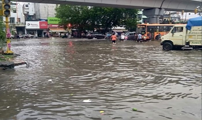 Delhi Rains Lead to Waterlogging Woes, Traffic Hit in Gurugram, Noida ...