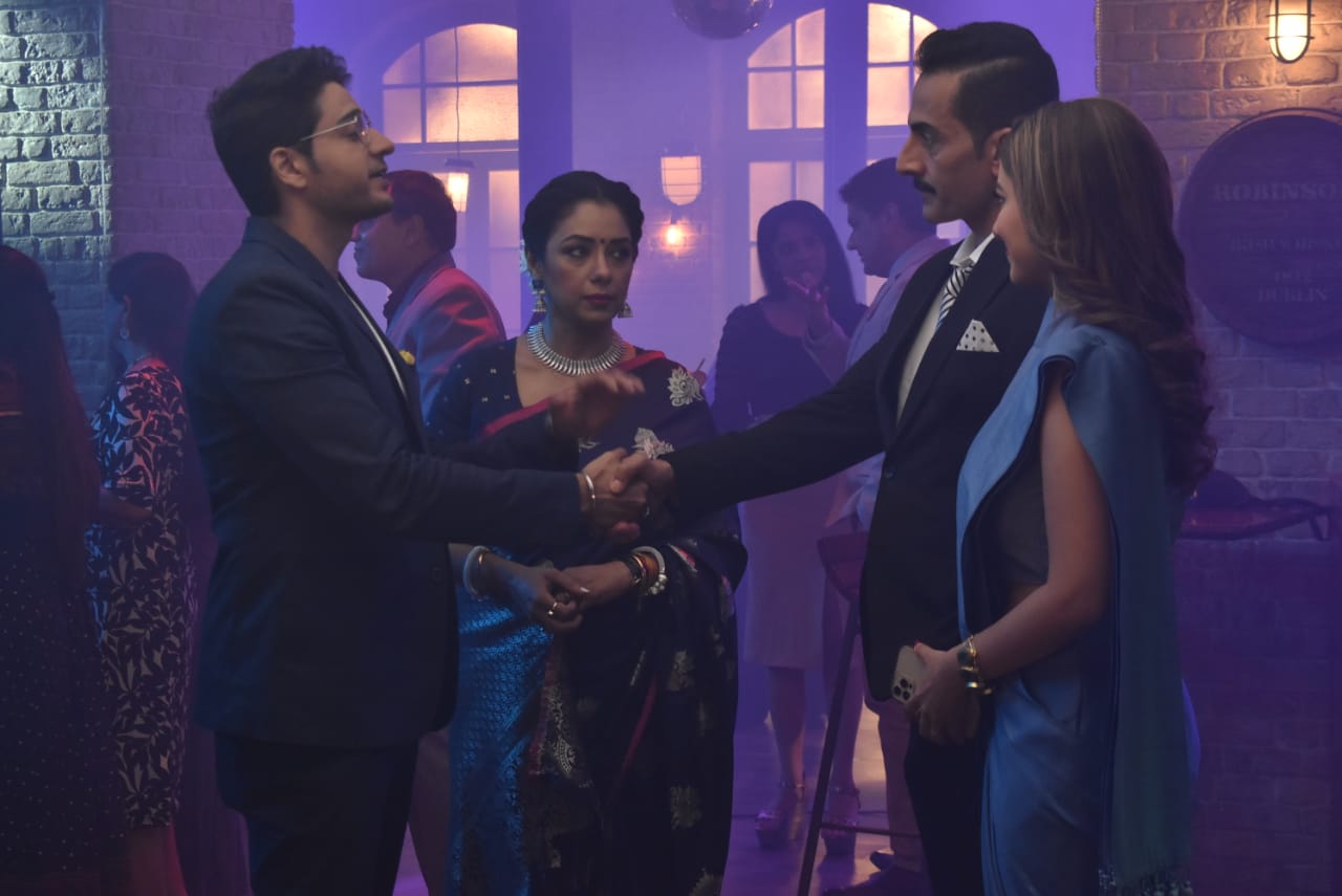 Vanraj and Kavya meet Anuj Kapadia (Picture Credits: Prashant Golecha)
