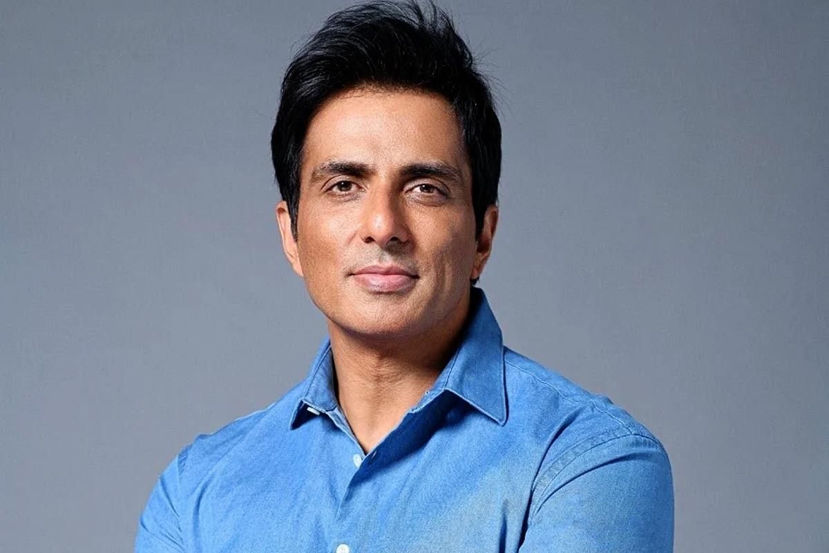 Sonu Sood Once Praised by BJP, Now Considered Tax Evader: Shiv Sena on IT  Raids at Actor