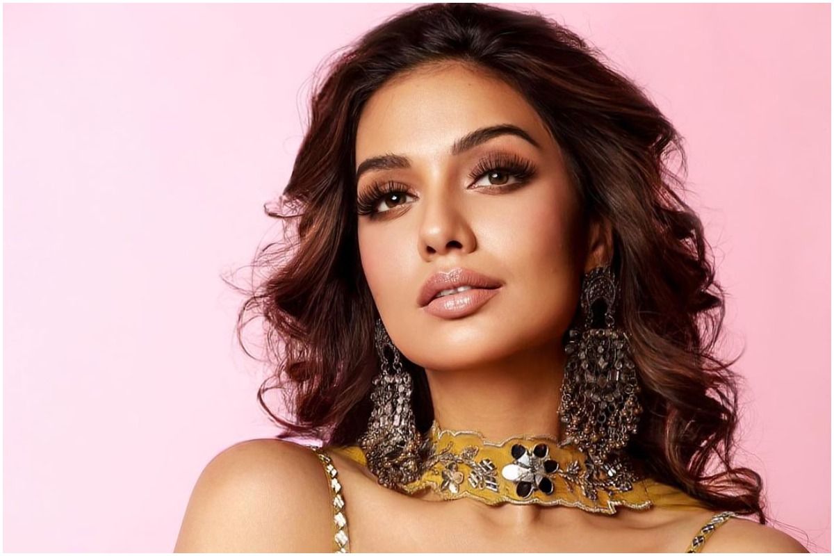 Bigg Boss 15 - Divya Agarwal To Enter Show In Week 6 With Other Wildcard  Contestants? Check Here