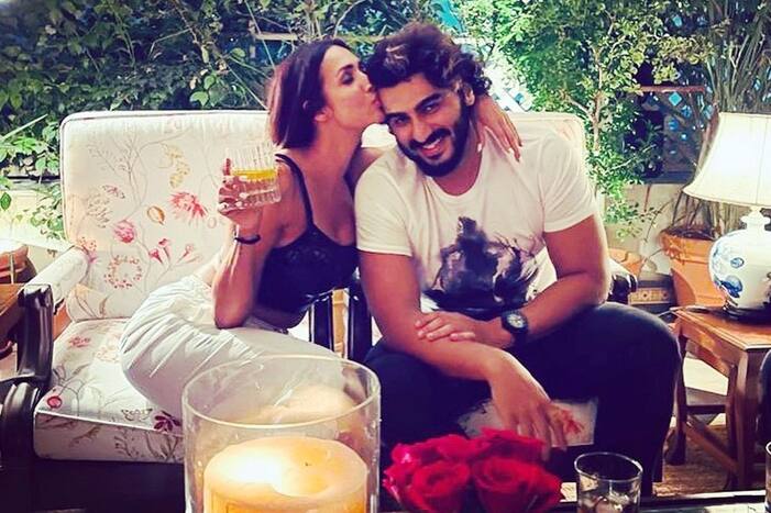'All I Want Is Make You Smile'! Arjun Kapoor Drops Mushy Photo For Ladylove Malaika Arora