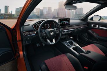 The new Honda Civic Si has a more technologically advanced cabin than the outgoing model.