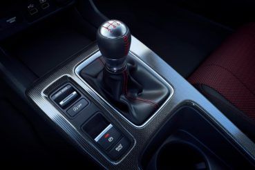 The new Honda Civic Si comes with a 6-speed manual gearbox.