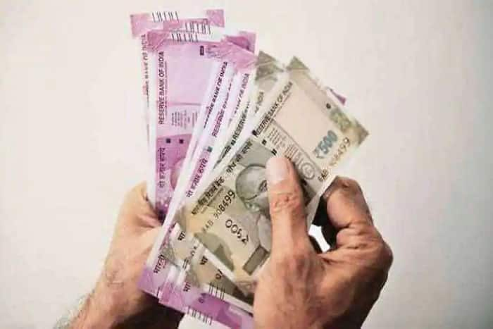 7th Pay Commission News Salary Of Over 1156 Lakh Govt Employees Likely To Increase By Rs 8100