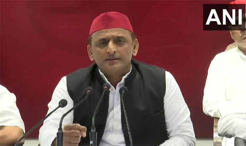 SP, Akhilesh Yadav, BJP, MLAs, one trillion economy, UP govt, Assembly Elections, Assembly Election 2022,Uttar Pradesh Assembly Election 2022, Uttar Pradesh Assembly Elections 2022, UP Assembly Election 2022, UP Assembly Elections 2022, Yogi Adityanath, CM Yogi, UP, Uttar Pradesh, UP POLITICS,