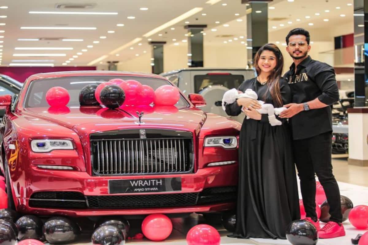 Husband Surprises Wife With Her Dream Car, Gifts Rs 3 Crore Rolls Royce on  Her Birthday