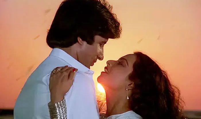 Holi 2018  Amitabh Bachchan Rekha In Silsila Shah Rukh KhanAishwarya  Rai Bachchan In Mohabbatein 5 Iconic Bollywood Scenes Of The Festival Of  Colours  Indiacom