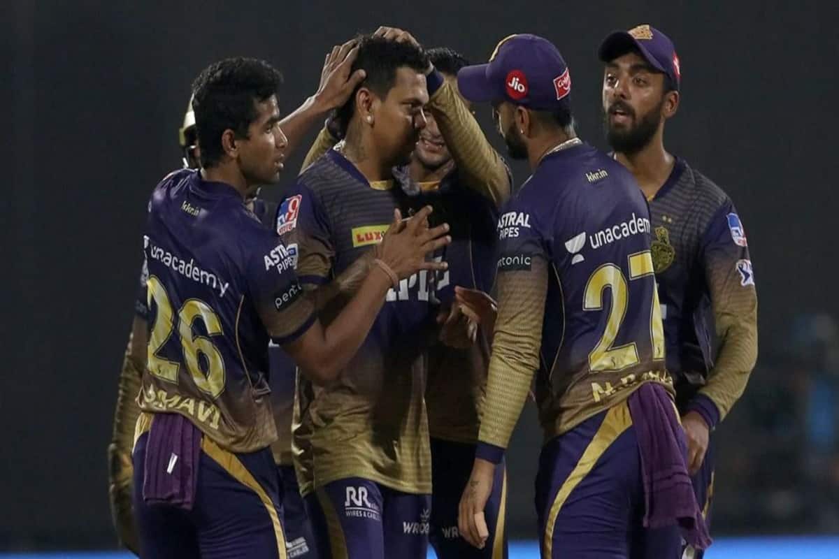 IPL Eliminator: Sunil Narine All-Round Brilliance Guides KKR to 4-Wicket Win Over RCB; Will Face Delhi Capitals in Qualifier 2