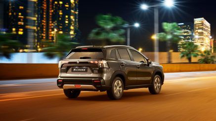 The 2022 Suzuki S-Cross looks quite rugged from the rear as well.