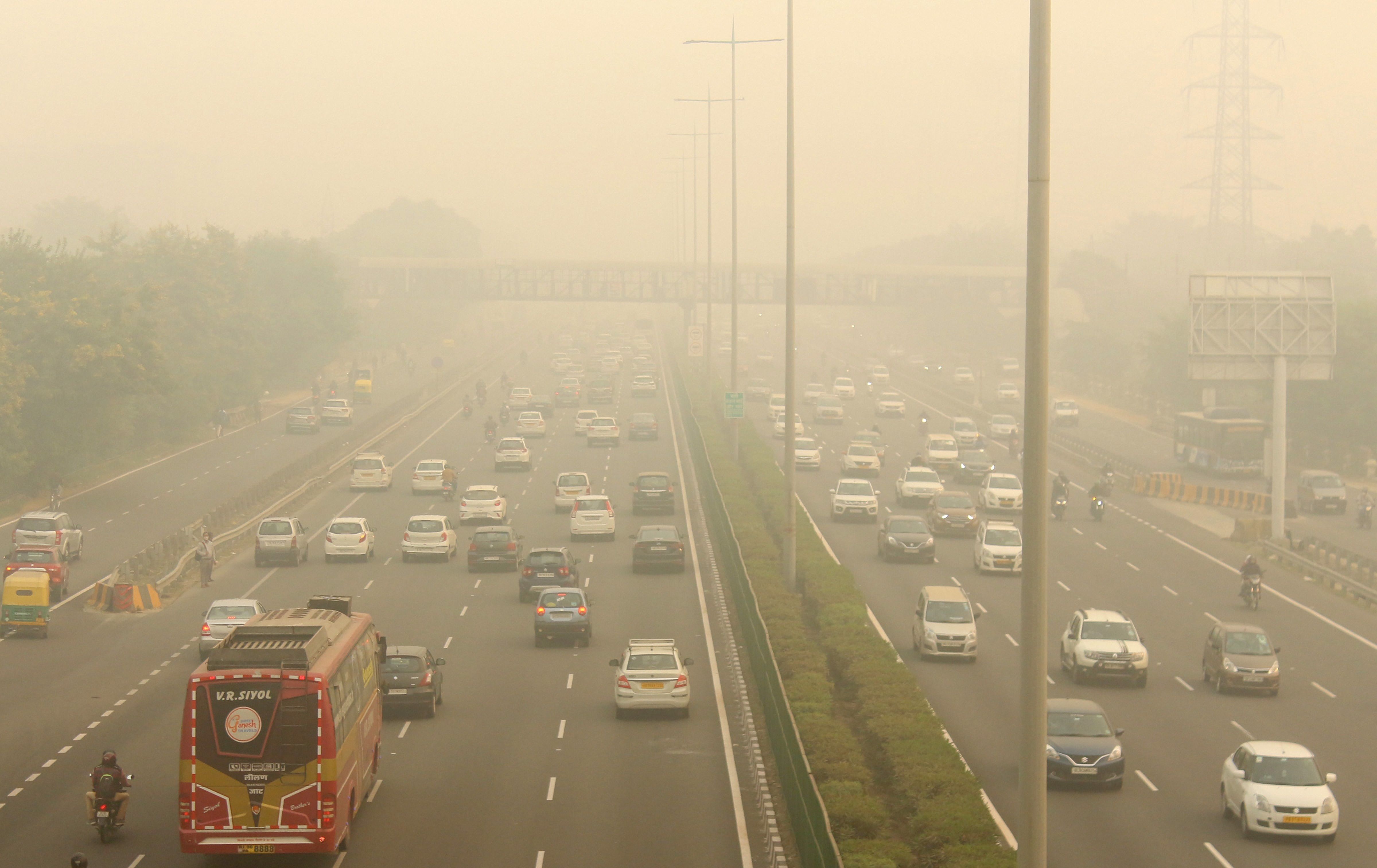 Delhi Pollution Crisis: Are Lockdown Measures Effective in Improving Air Quality? Experts Explain