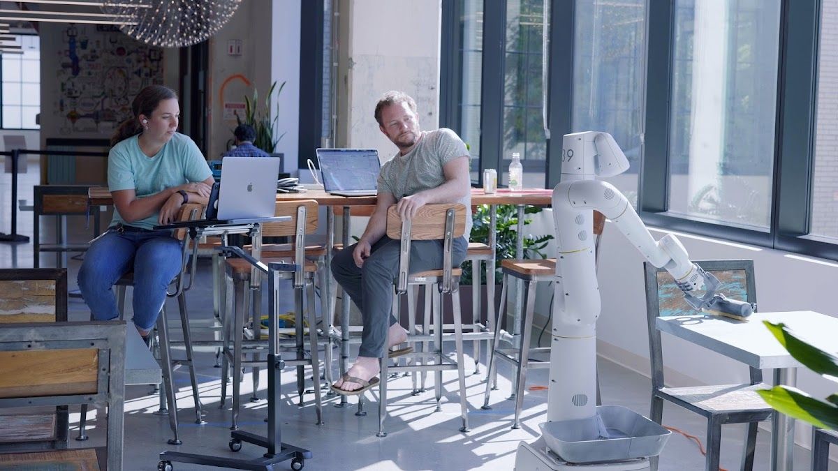 Era of Machines! Robots Now Wipe Tables, Sort Trash & Open Doors at Google Offices