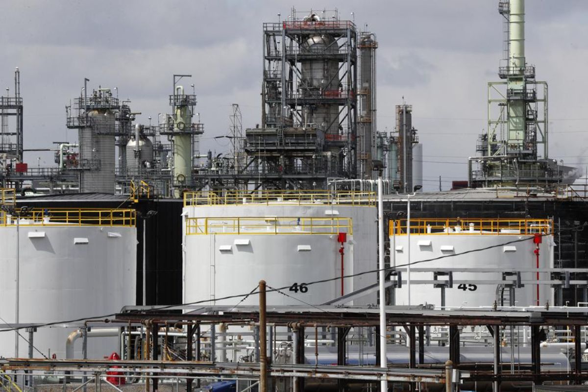 US to Release 50 Million Barrels of Oil to Ease Energy Costs